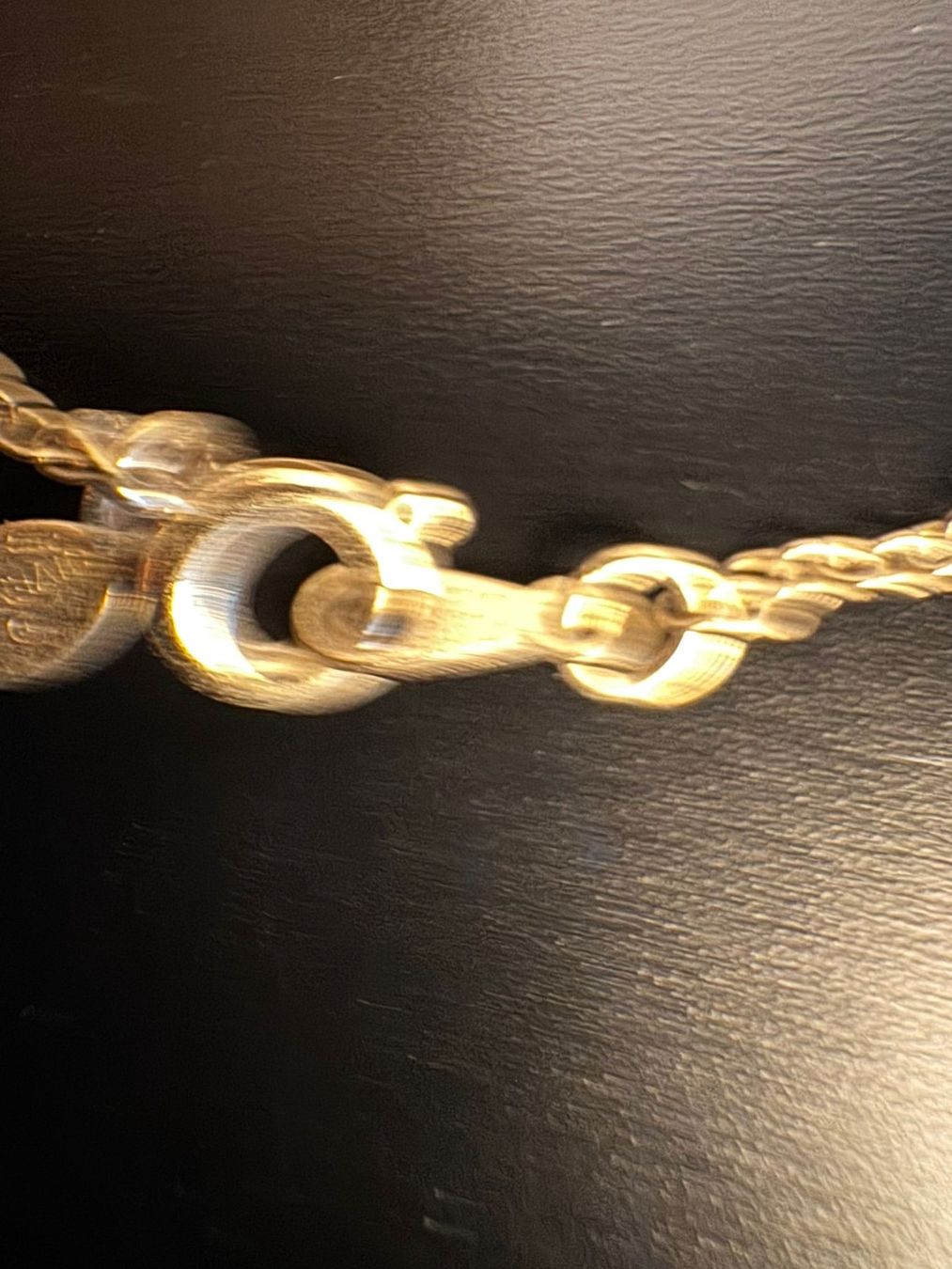 Givenchy Catenine: Givenchy Halskette Goldfarben G Logo – Usato da Winterthur venduto da Dejv 4