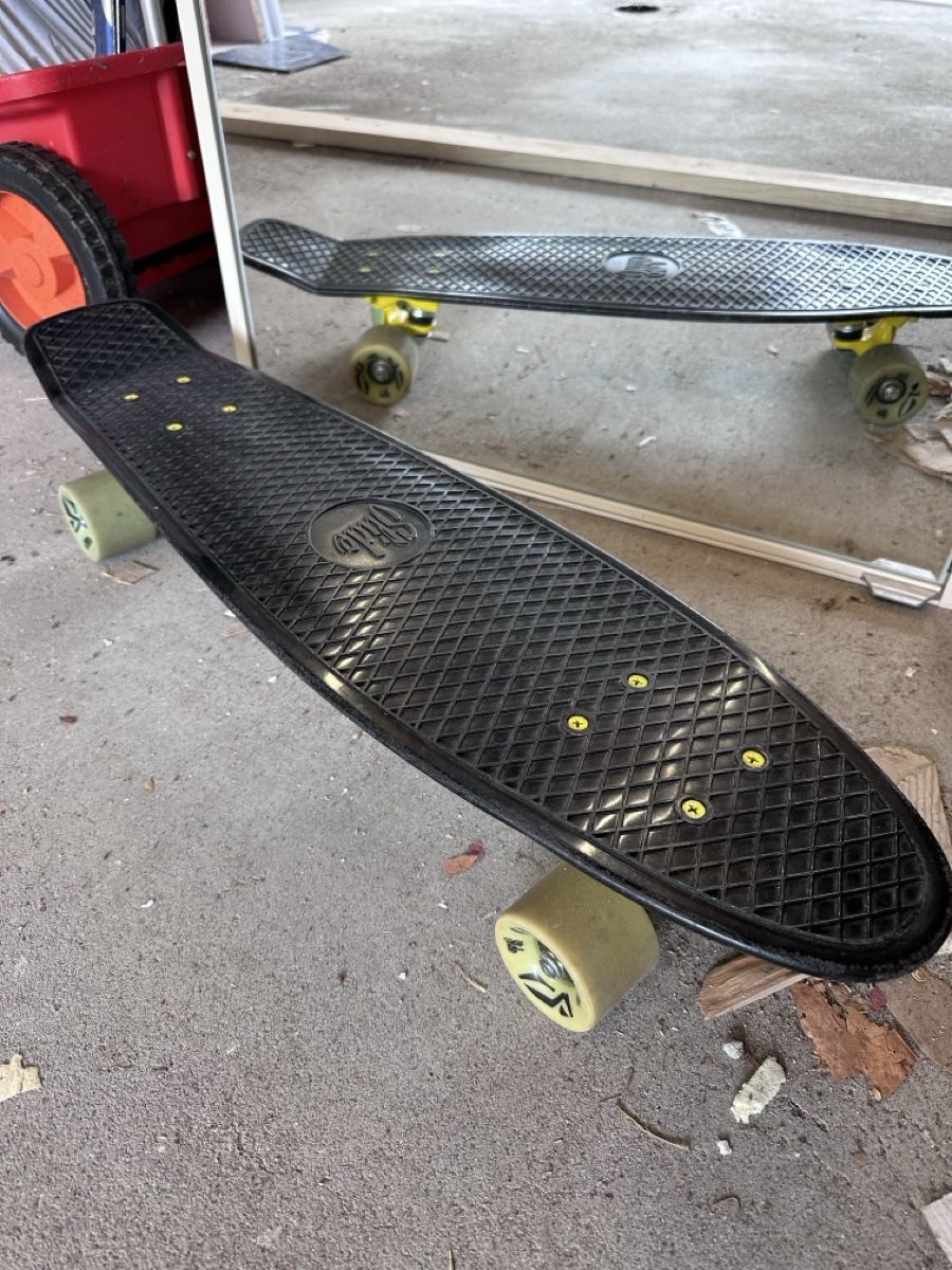 Skateboards: Classic Black Penny Skateboard – Usato da Langnau am Albis venduto da Gajdzi