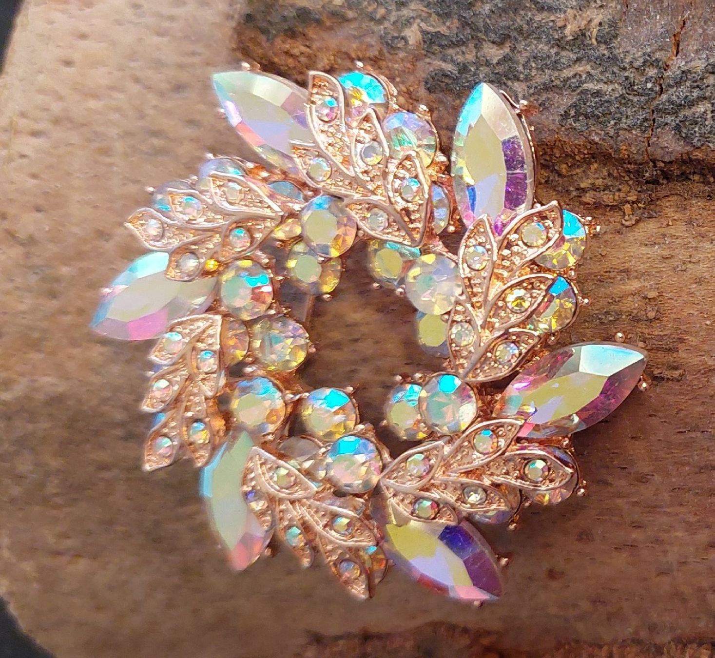 Broschen & Nadeln: Wunderschöne Brosche in Roségold mit Regenbogen-Steinen 5 cm – Neu (gemäss Beschreibung) aus Oberwil BL von Hunajakakku 2