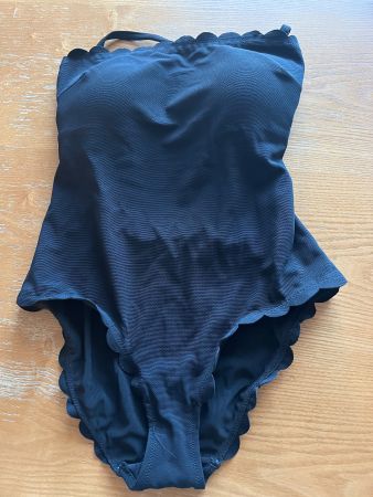 NEU Schwarzes Badekleid Gr. M/10 mit Etikett Hunkemöller