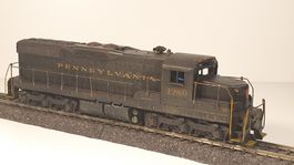 6 Achsige US Diesellok H0 DC der Pensylvania für Bastler.