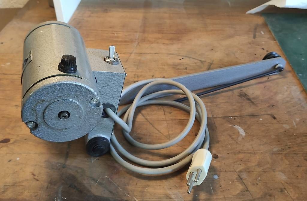 Alle Maschinen: Gravograph Motor R3R – Gebraucht aus Russikon von Eulenfeder 1