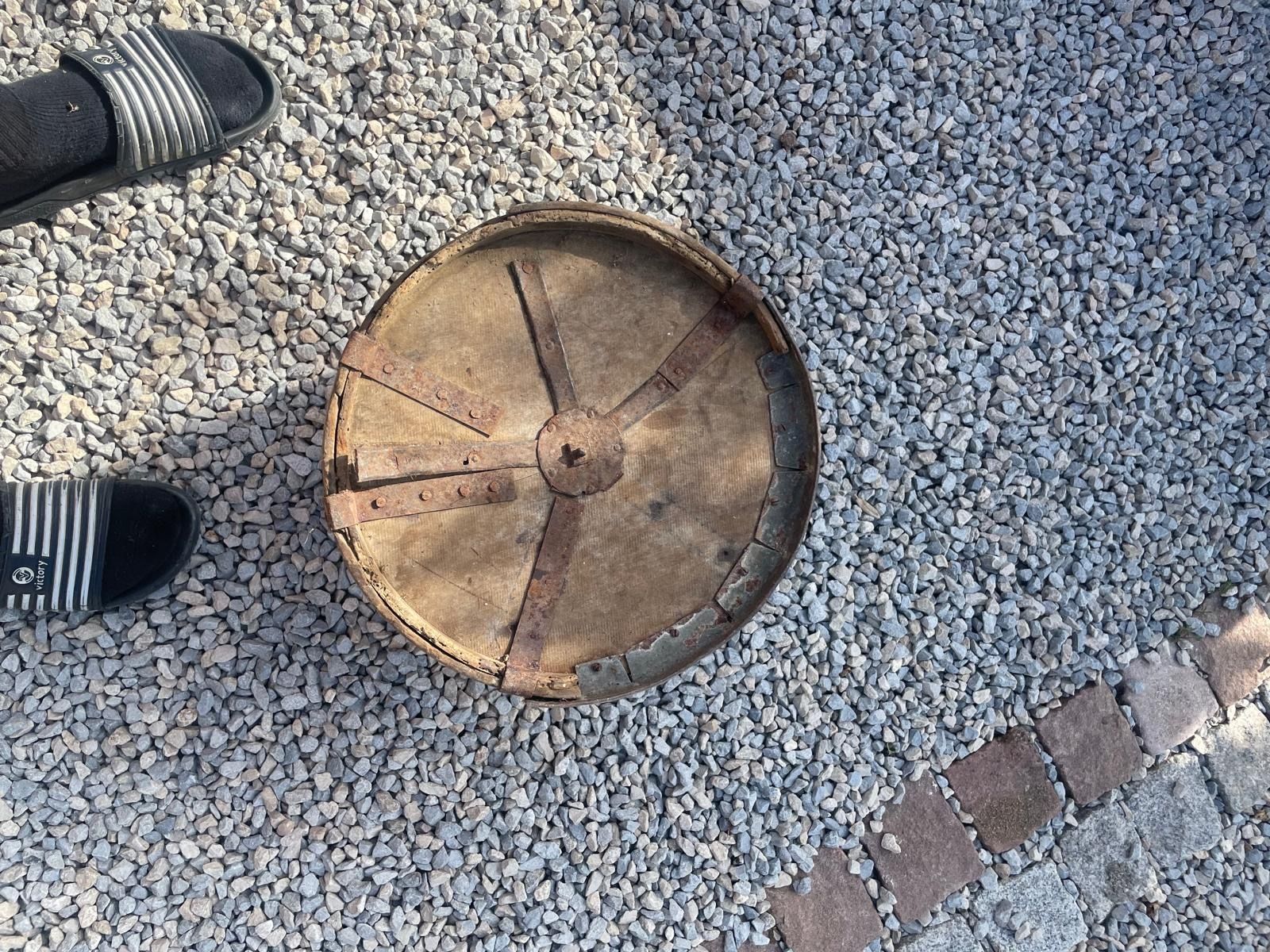 Alle Werkzeuge: Boisseau mesure grain ancienne bois – Gebraucht aus Lajoux JU von Briard0 2
