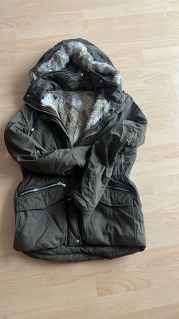 Warme Winterjacke mit Fellkapuze, Grösse XS, Khaki!