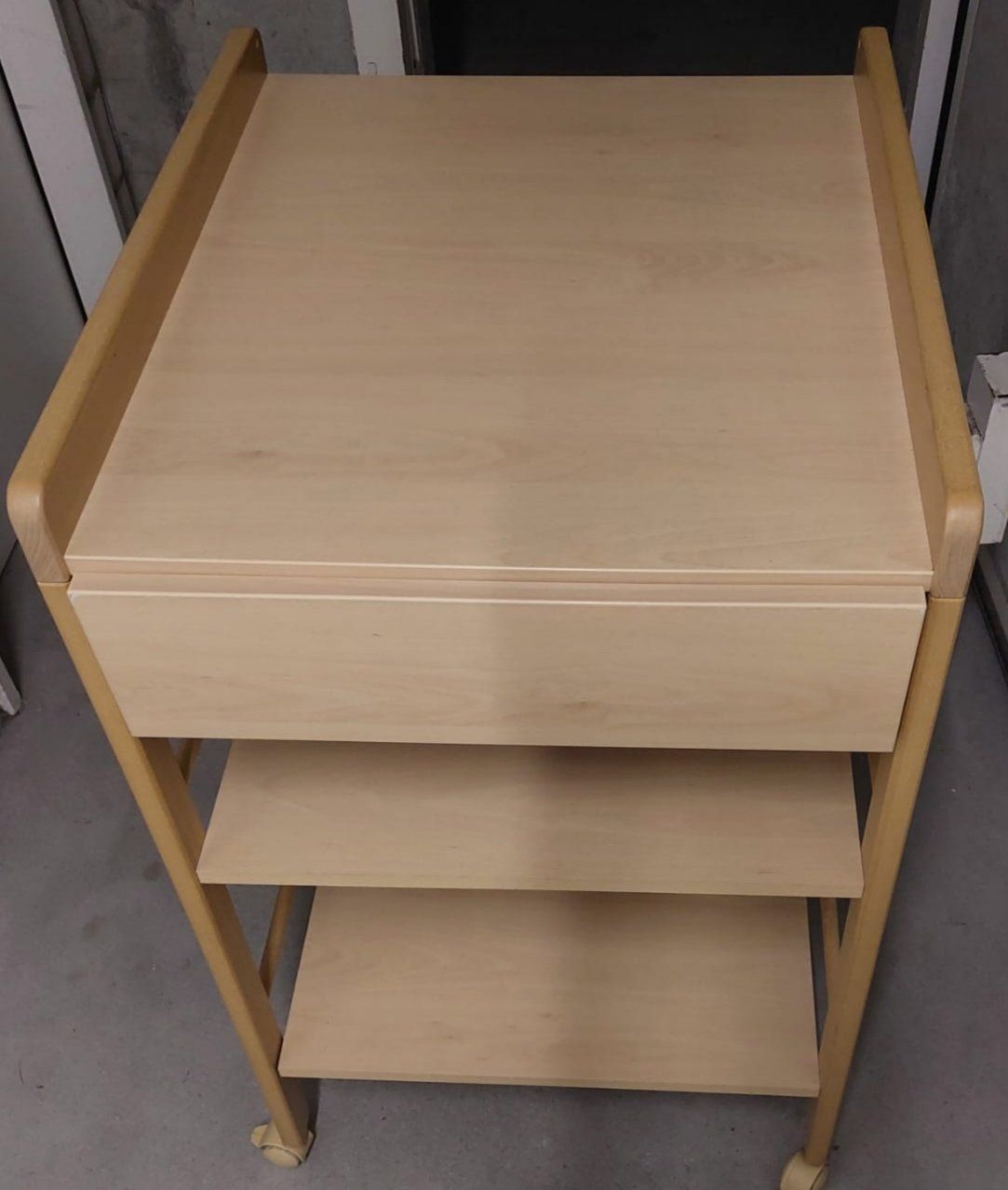 Ikea Tables à langer & accessoires: Table à langer pour bébé – D'occasion à Biel/Bienne par pvm_cq7z