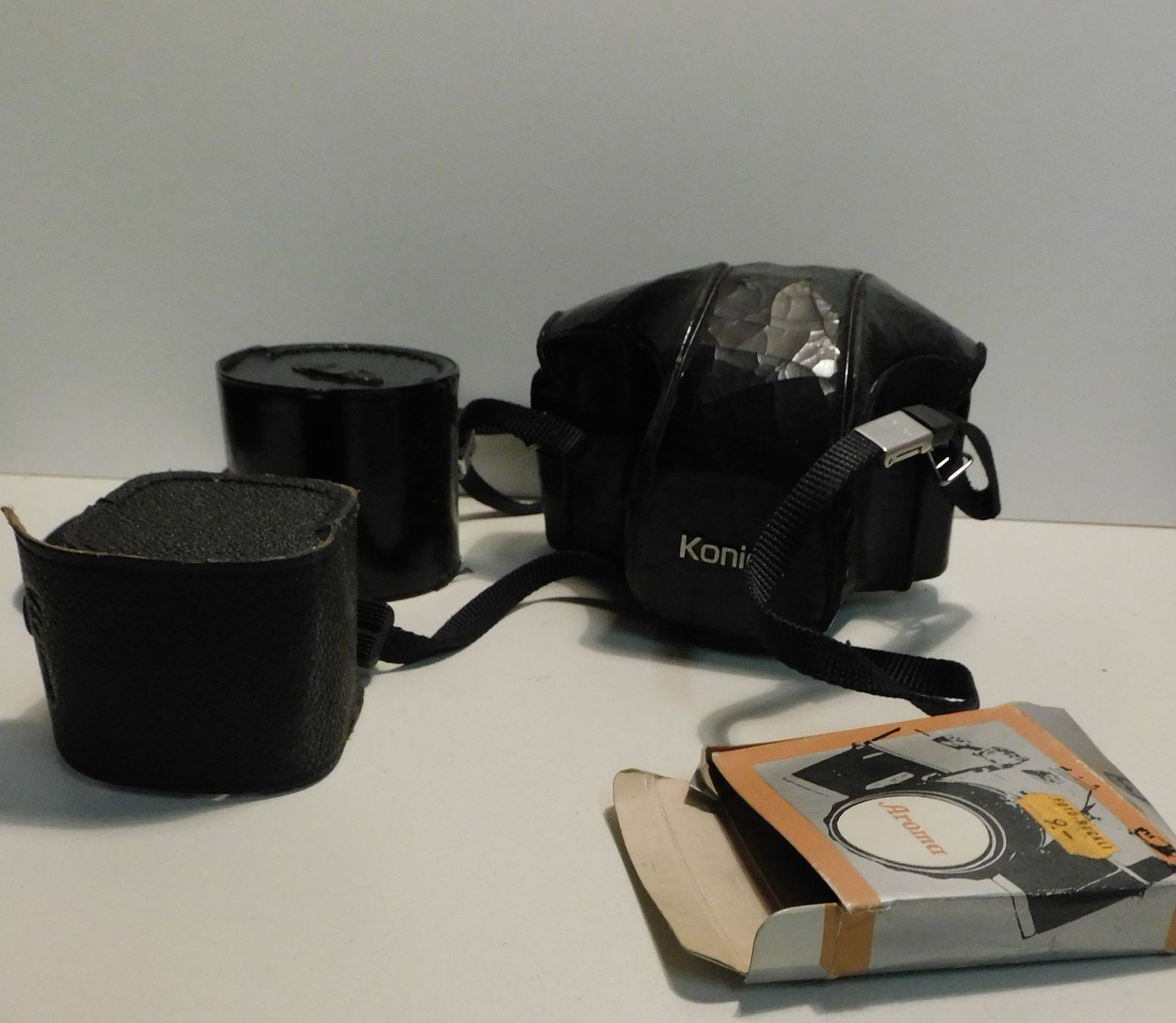 Konica Kamera: Fotoausrüstung Konica Autoreflex TC mit 2 Objektiven – Gebraucht aus Sursee von 76
