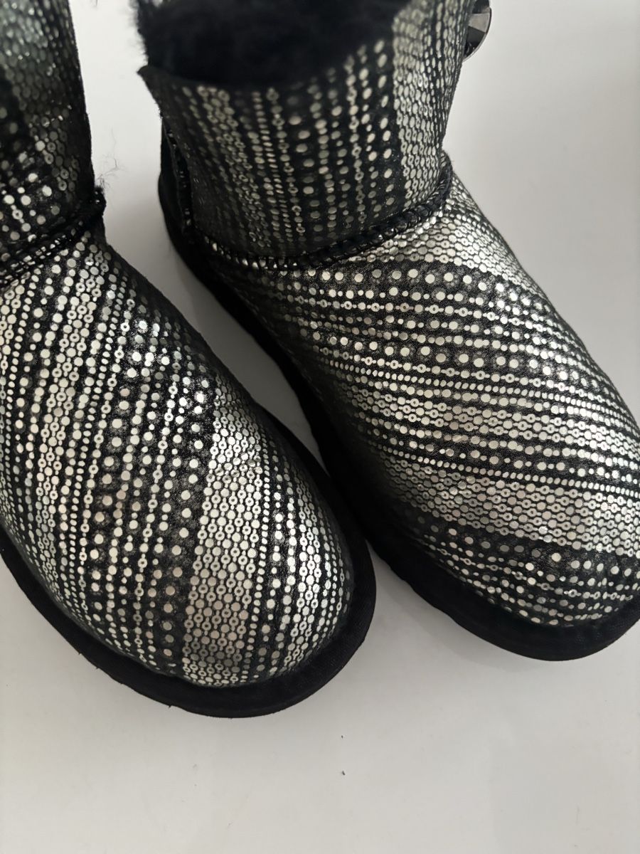 Ugg Chaussures femmes: UGG TAILLE 37 – Neuf (Voir description) à Brügg BE par rah_mqh8 1