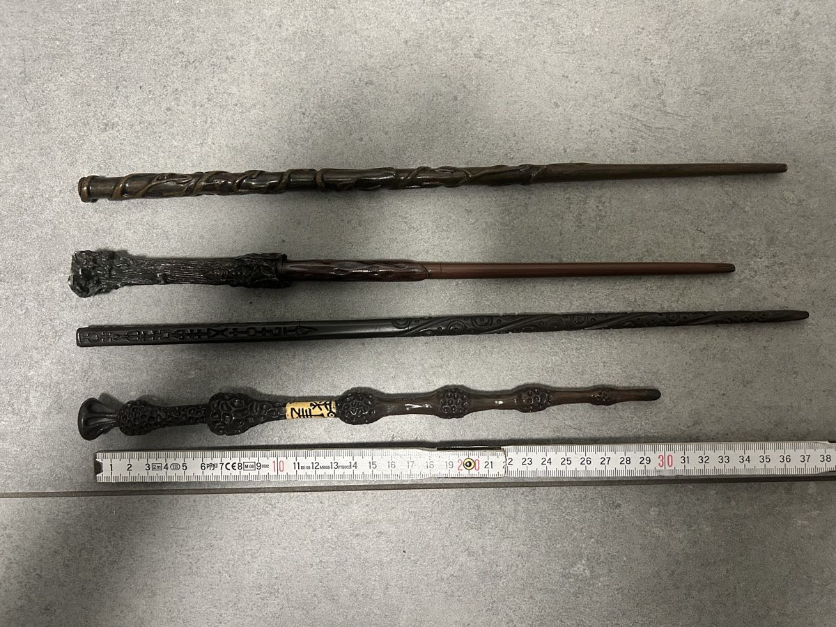 Giocattoli: 4 Harry Potter Zauberstäbe – Usato da Maroggia venduto da Leumas1979 1