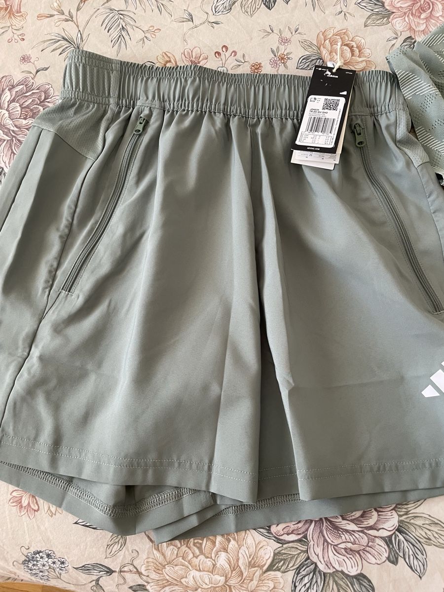Adidas Lotti di vestiti: Ensemble sport adidas homme Small – Nuovo e nell'imballaggio originale da Genève venduto da rac_pc86 2