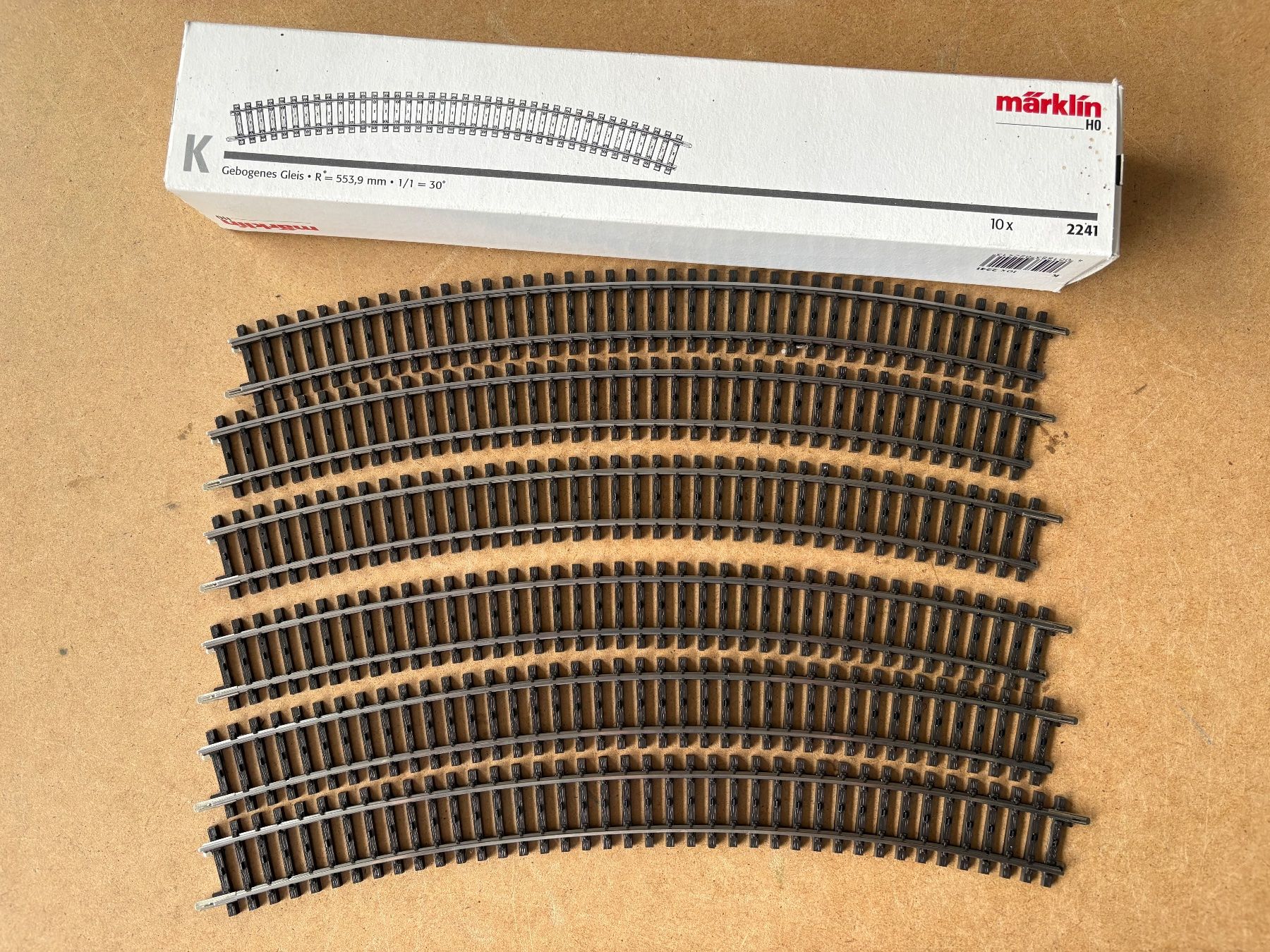 Märklin Modellini di ferrovie: 6x Marklin 2241 Gebogenes Gleis – Nuovo e nell'imballaggio originale da Hauterive NE venduto da eriamch