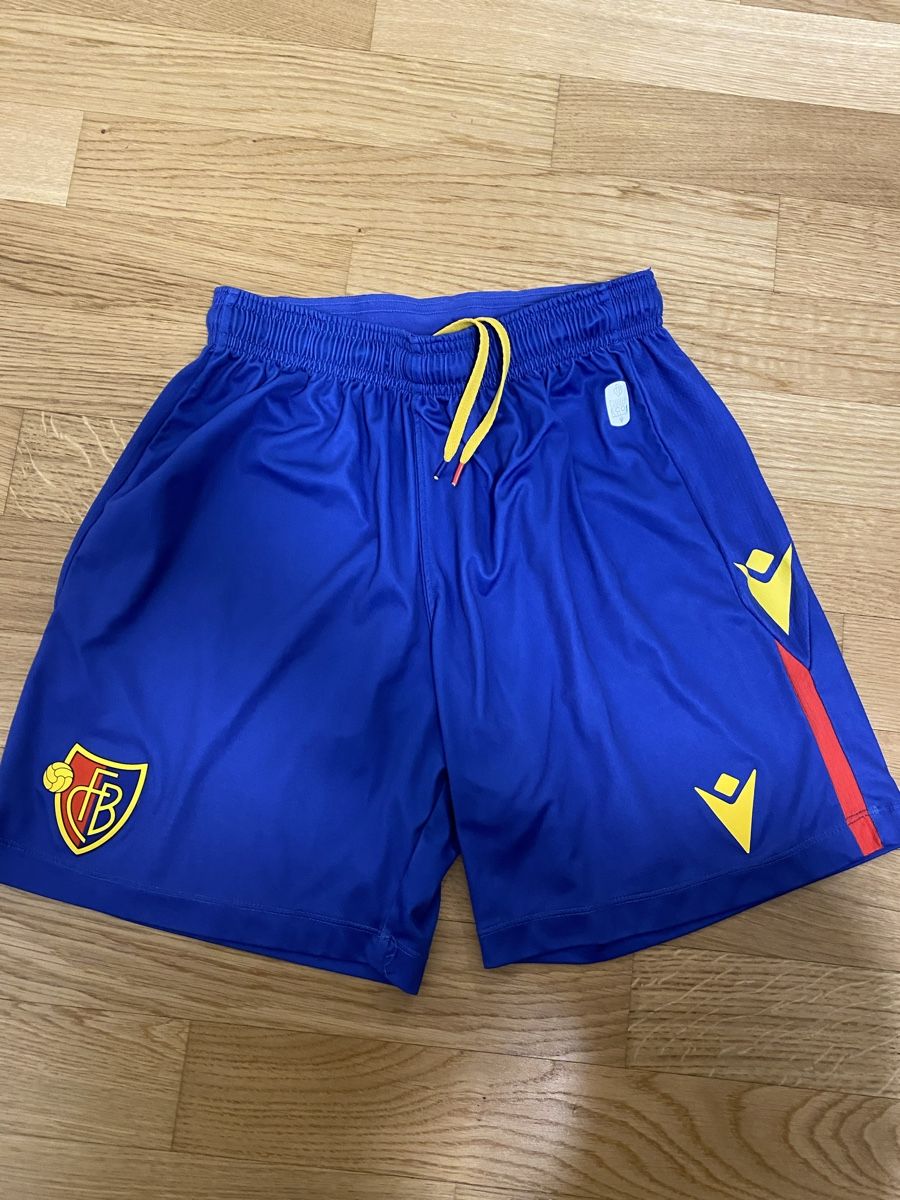 Pantaloni: Macron FC Basel Match Shorts - S – Usato da Basel venduto da niki7v