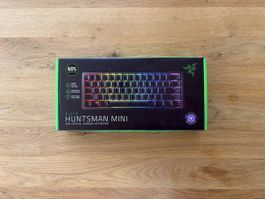 Razer Huntsman Mini Gaming Tastatur 60% mit Purple switches
