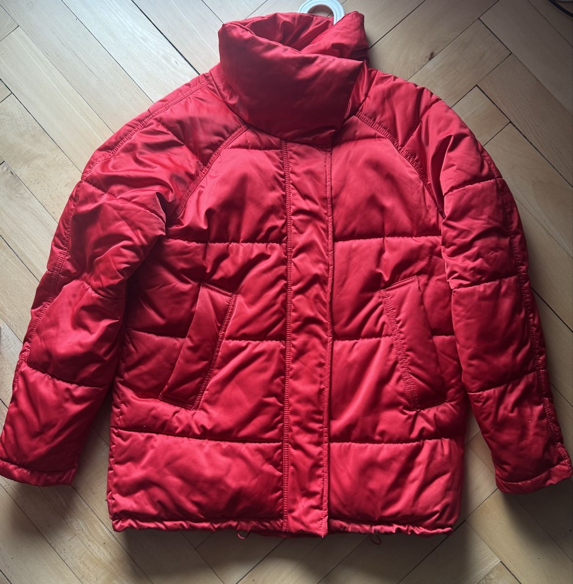 Monki Vestes: Red Monki puffer jacket size S – D'occasion à Bern par kac_f6fr