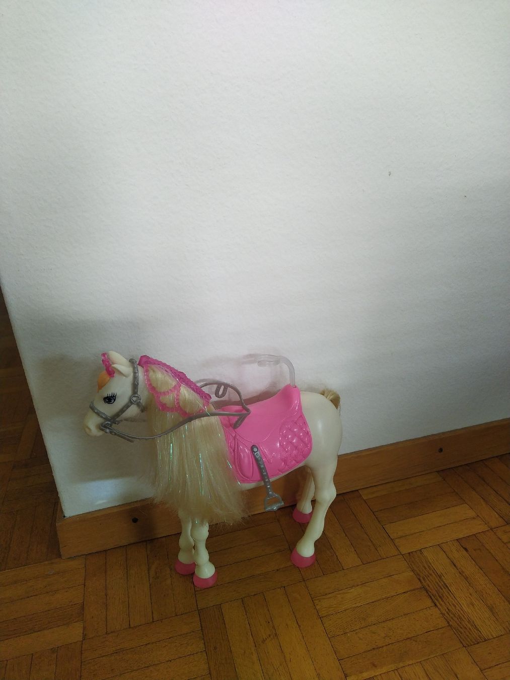 Spielzeuge: cheval interactif – Gebraucht aus Givisiez von Zedd18 1
