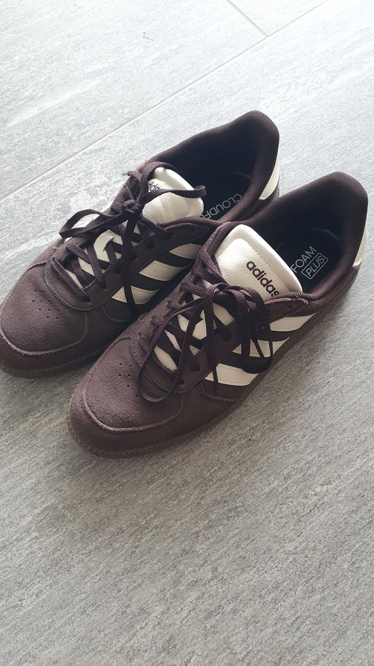 Adidas Scarpe da donna: Adidas Sneaker Gr. 42 (eher 40!) – Nuovo (secondo la descrizione) da Dürnten venduto da Rotorua07 1