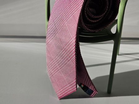 Krawatte gewoben neu und originalverpackt rosa