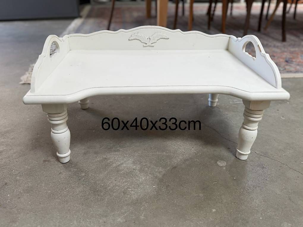 Tavoli: TABLETT-TISCHCHEN Shabby Chic – Usato da Steinach venduto da Bonita007