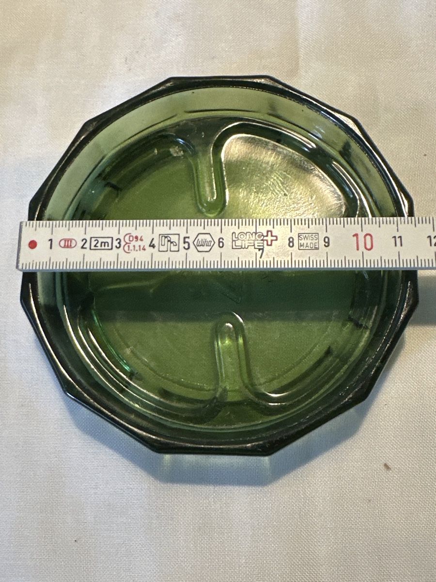 Untersetzer: 2x Untersetzer grün Glas, Durchmesser 12 cm, Rillenglas – Gebraucht aus Zürich von Chaeffeler 3