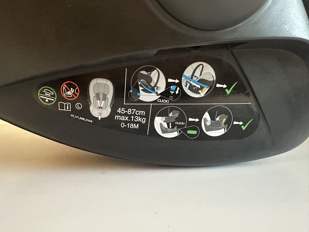 Cybex Sièges auto: CYBEX Babyschale CLOUD Z i-SIZE – D'occasion à Biel-Bienne par levante14 3