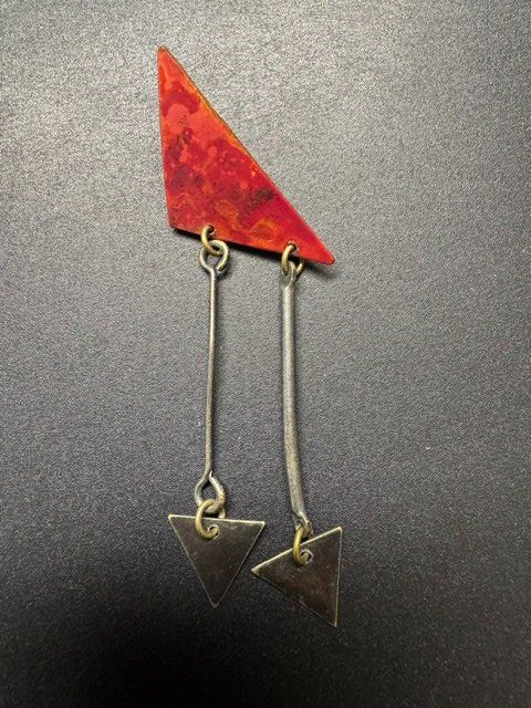 Ohrringe & -stecker: Ohrringe Dreieck rot Metall – Gebraucht aus Horn von cava04 1
