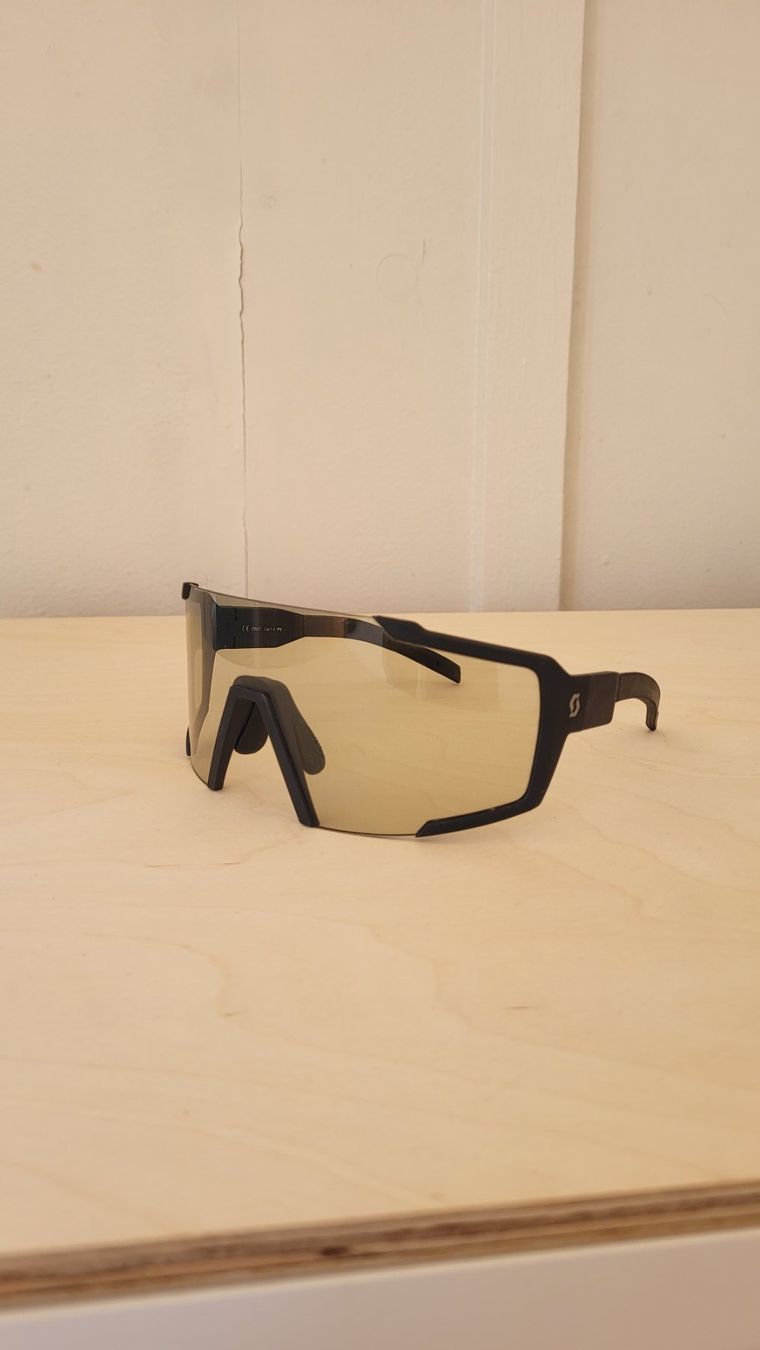 Scott Occhiali & Lenti: Lunettes de soleil SCOTT – Usato da Auvernier venduto da Yncho
