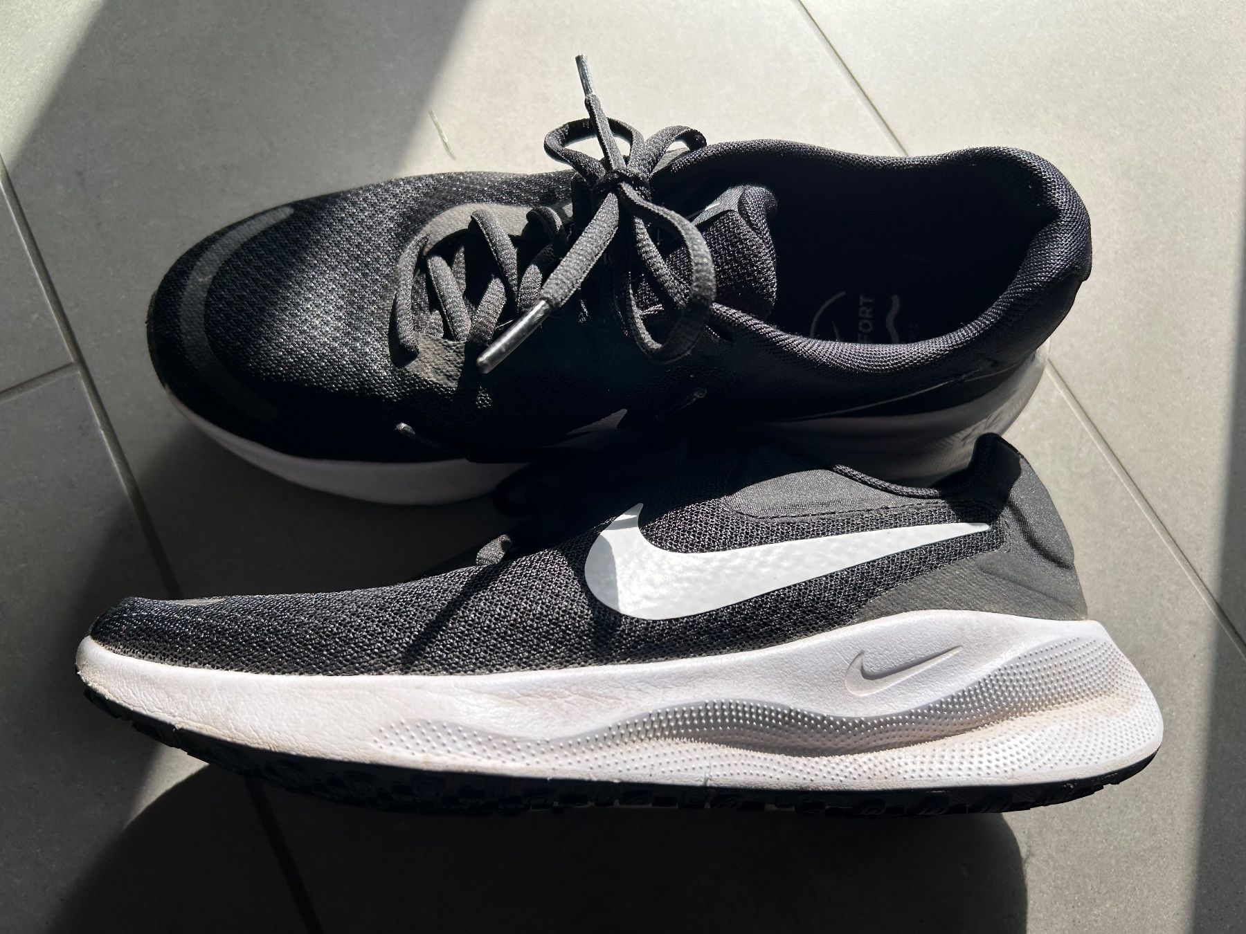 Nike Scarpe da uomo: Nike REVOLUTION Laufschuh – Usato da Brütten venduto da chanpat