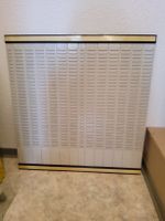 Wandregal / Tafel beige mit Fächern, für kleine Zettel gebr.