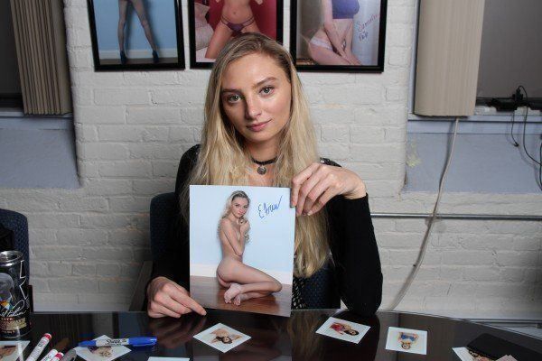 Autografi: Emily Trudeau / Originalautogramm – Usato da Schwyz venduto da racingautographs 2