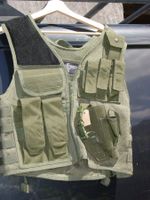 Kampfweste grün mit Pistolen Halter