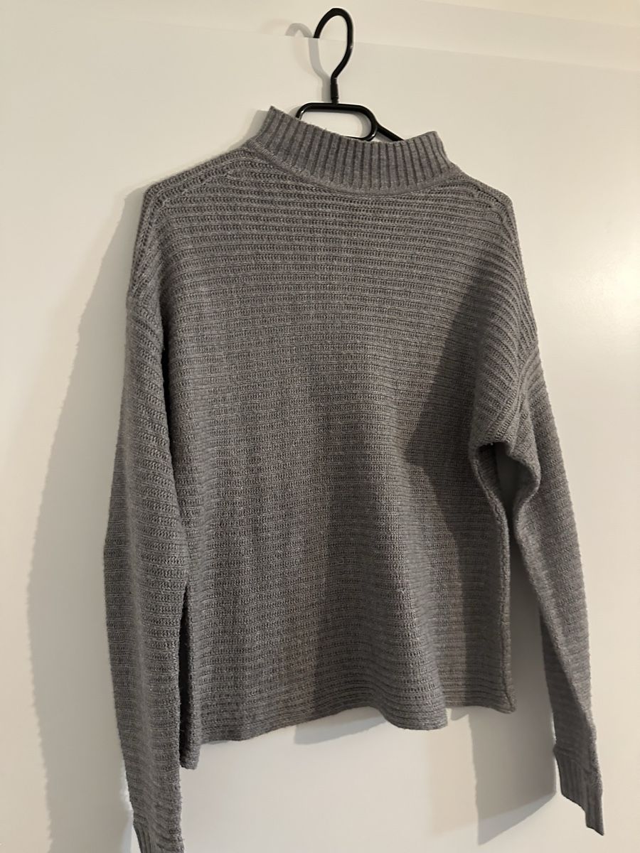 Maglioni & Felpe: Grauer Strickpullover mit Rollkragen, Grösse S – Usato da Reinach BL venduto da Alles_muss_weg00 1