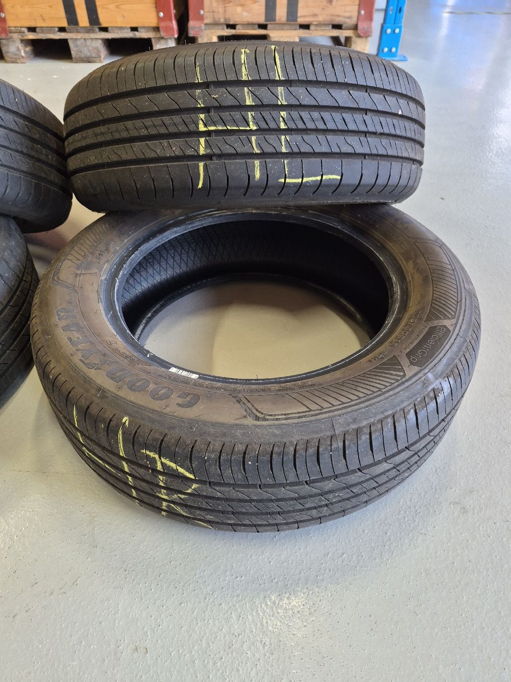 Goodyear Pneumatici & Ruote complete: Pneu Goodyear EfficientGrip Performance 2 – Usato da Lyss venduto da NidDis2.0 5