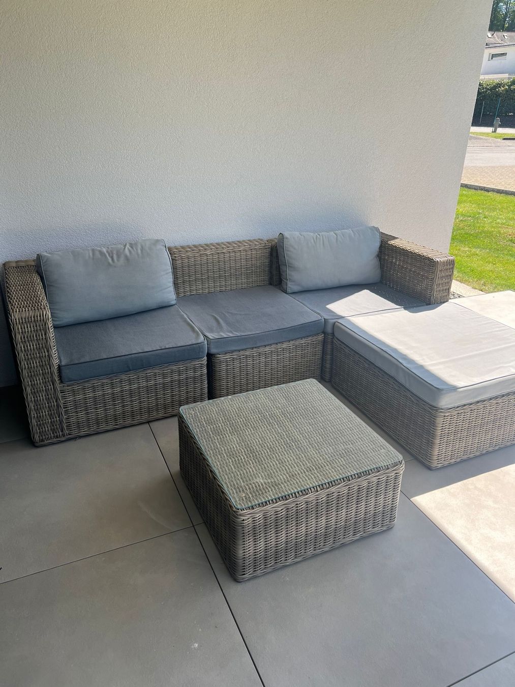 Chaises longues: Rattanlounge inkl. Loungetisch – D'occasion à Gunzgen par lea_wy8h 2