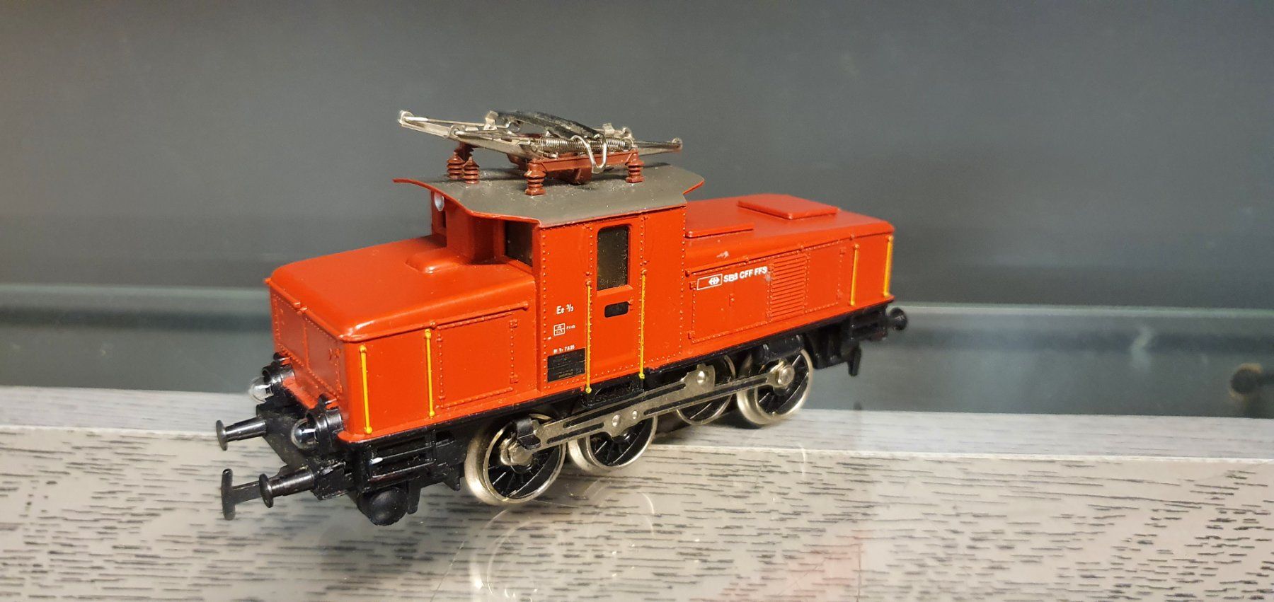 Märklin Modelleisenbahnen: MÄRKLIN: SBB RANGIERLOK Ee 3/3 ROT DIGITAL – Gebraucht aus Biglen von taunus82 3