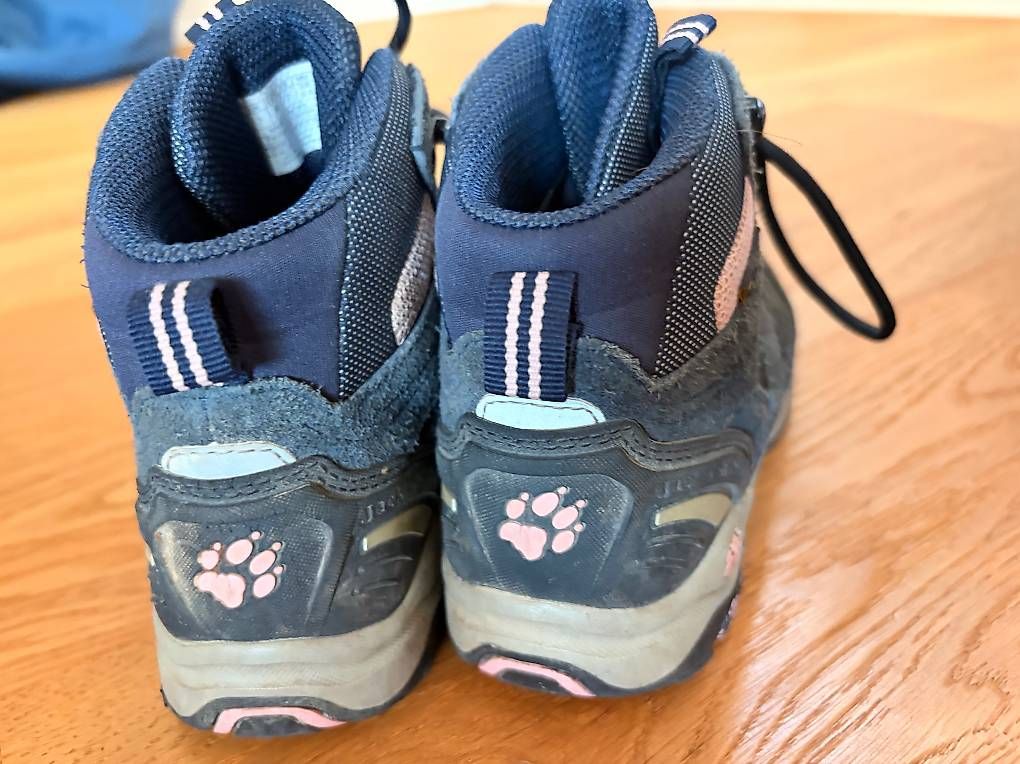 Schuhe für Jungen: Wanderschuhe Jack Wolfskin, Gr. 33 – Gebraucht aus Baar von LUBA13 1