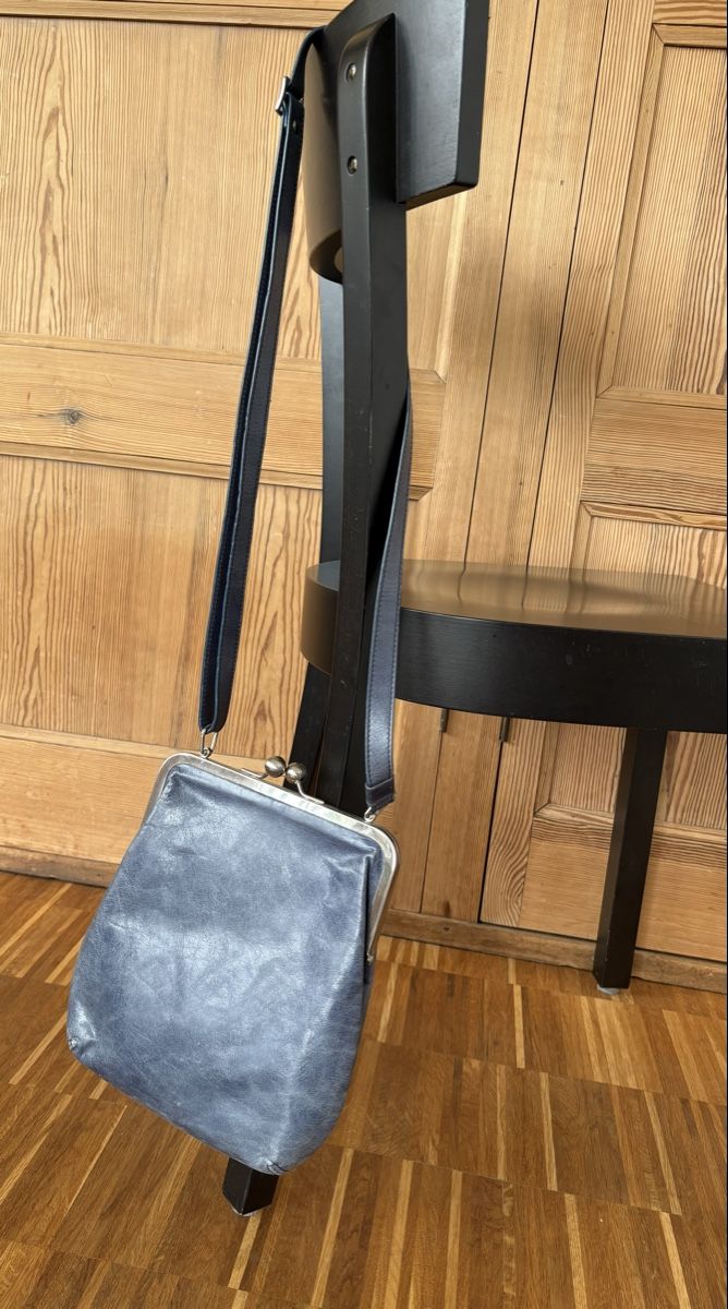 Sacs femmes: Lederhandtasche blau – D'occasion à Basel par Gumpesel1