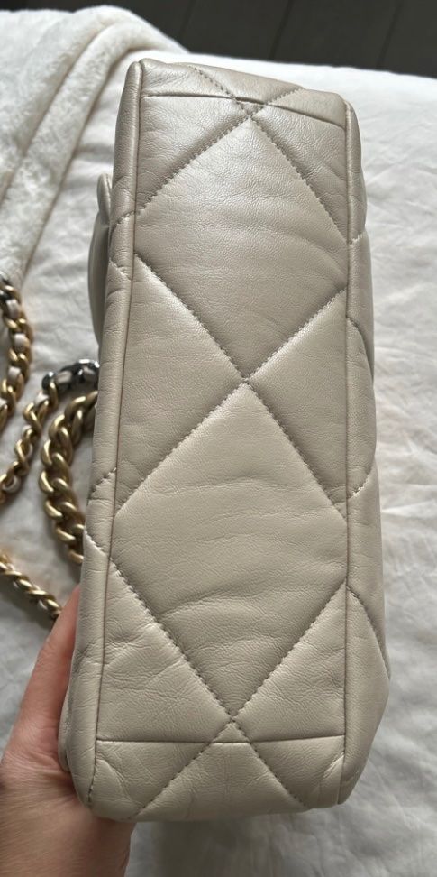 Chanel Taschen für Damen: Chanel 19 Small Creme Leder Top Zustand – Neu (gemäss Beschreibung) aus Bassersdorf von habibi06 5