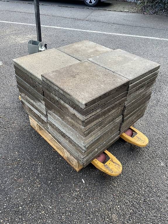 Rivestimenti per pavimenti: Gehweg Platten, Betonplatten  – Usato da Lupsingen venduto da kurrrti