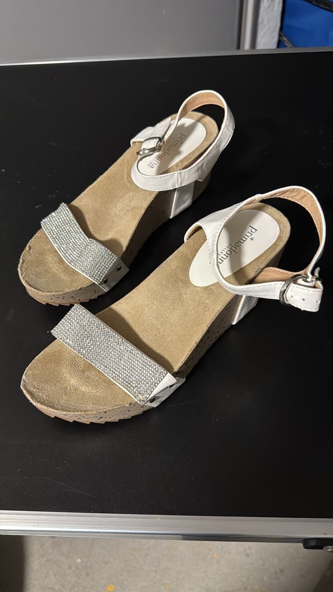 Scarpe da donna: Sandalen Gr.38 – Usato da niederhasli venduto da Italiana07