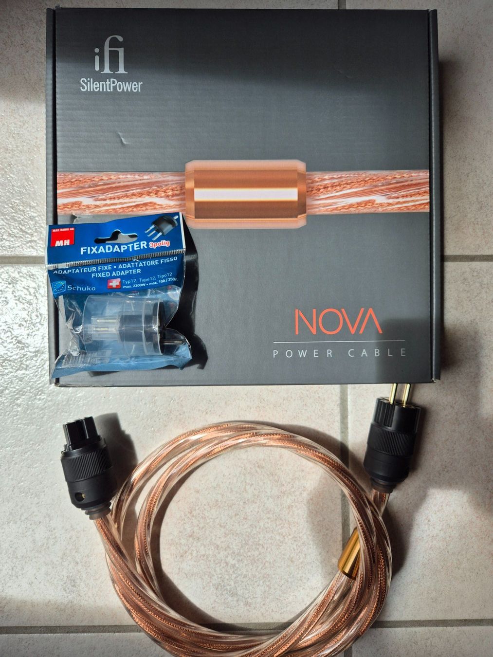 Cavi: Ifi SilentPower Nova Audiophiles Stromkabel / CH-Fixadapter – Usato da Beringen venduto da 2015ursh