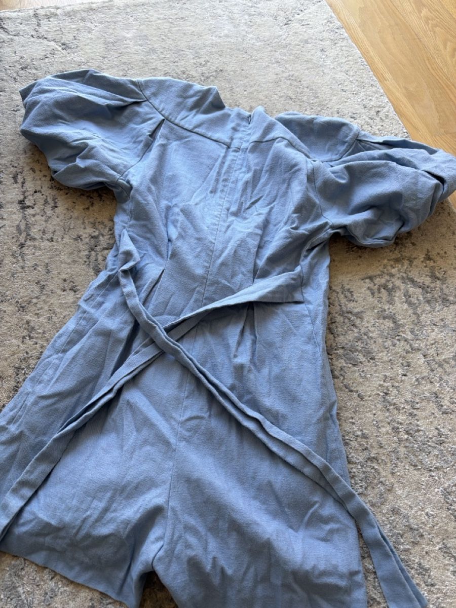 Tute: BCBG Maxazria Sommer Jumpsuit, hellblau,, neuw. – Nuovo (secondo la descrizione) da Zurich venduto da kat_dcy5 4