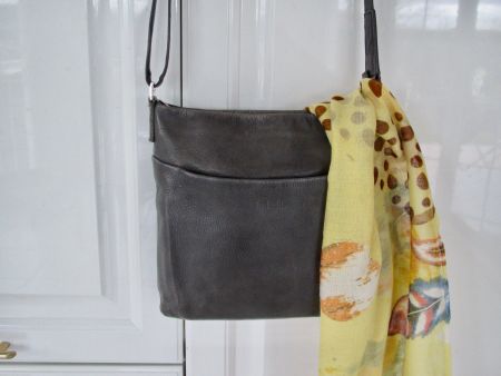 SAC EN BANDOULIERE EM-EL CUIR PETROLE