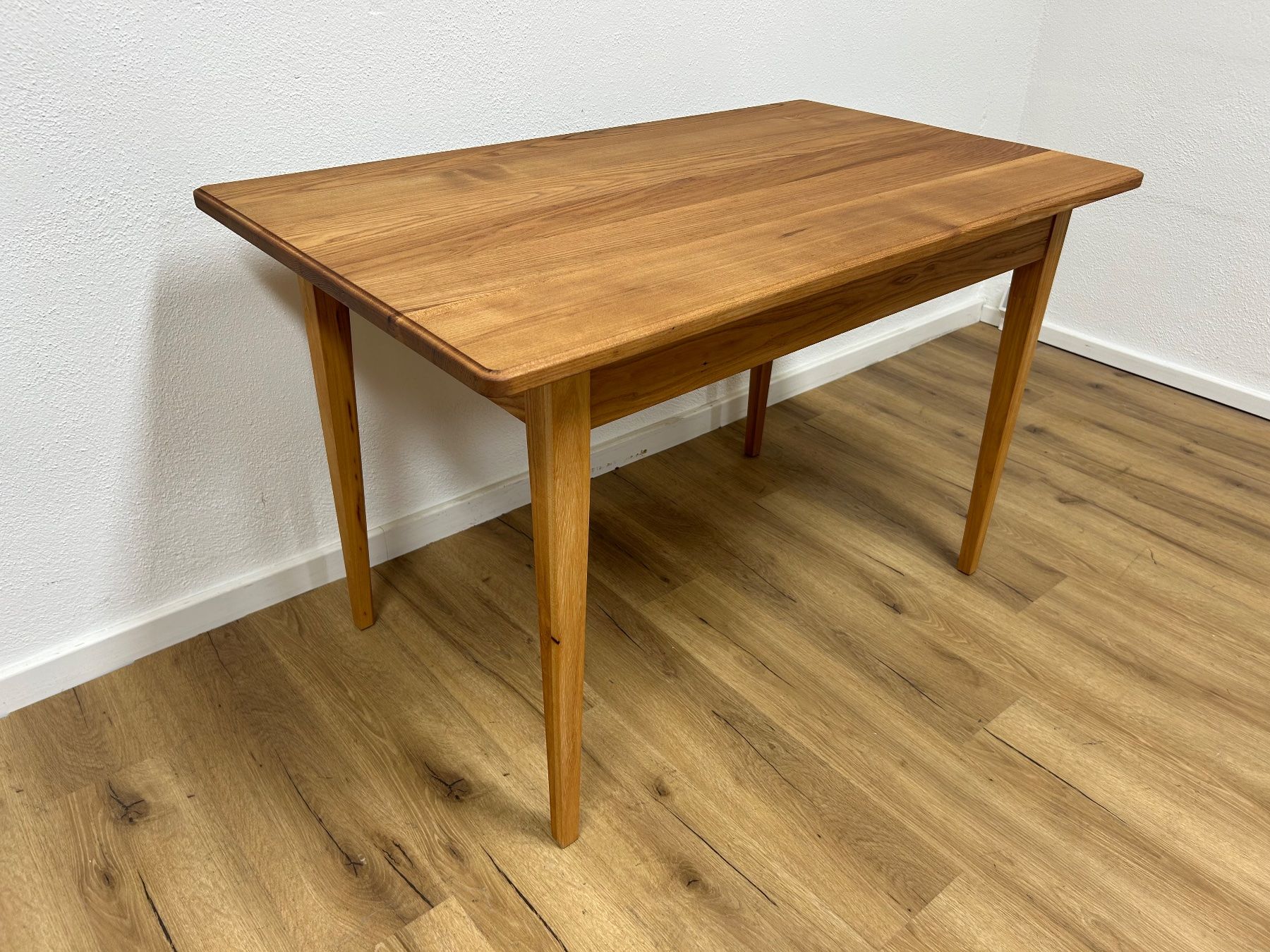 Tables: Esstisch Ulme No. 2 – D'occasion à Basel par MoebelSackmann 2