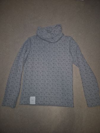 Grauer Langarmpullover mit Rollkragen Gr 128