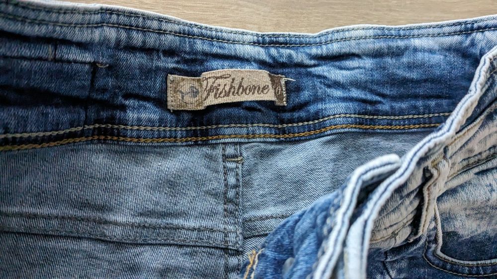 Fishbone Hose mit coolem Look - Size 30 - Middle Blue | Kaufen auf Ricardo