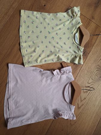 2 H&M T-Shirts Blumen Punkte Grösse 98/104 gut erhalten