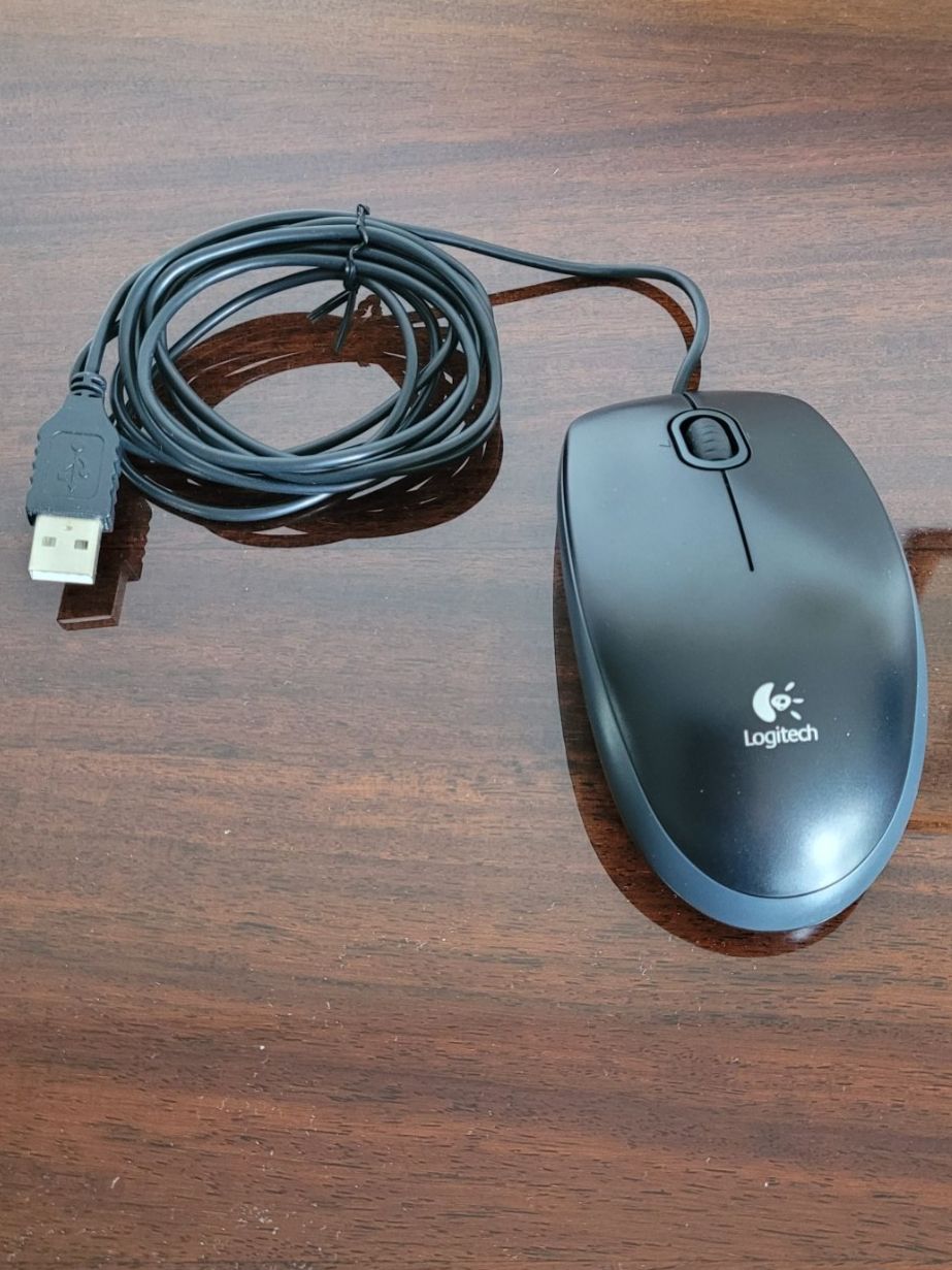 Logitech Mouse: Logitech Maus - Optisch, Kabelgebunden, neuwertig – Nuovo (secondo la descrizione) da Zürich venduto da Promoter_83