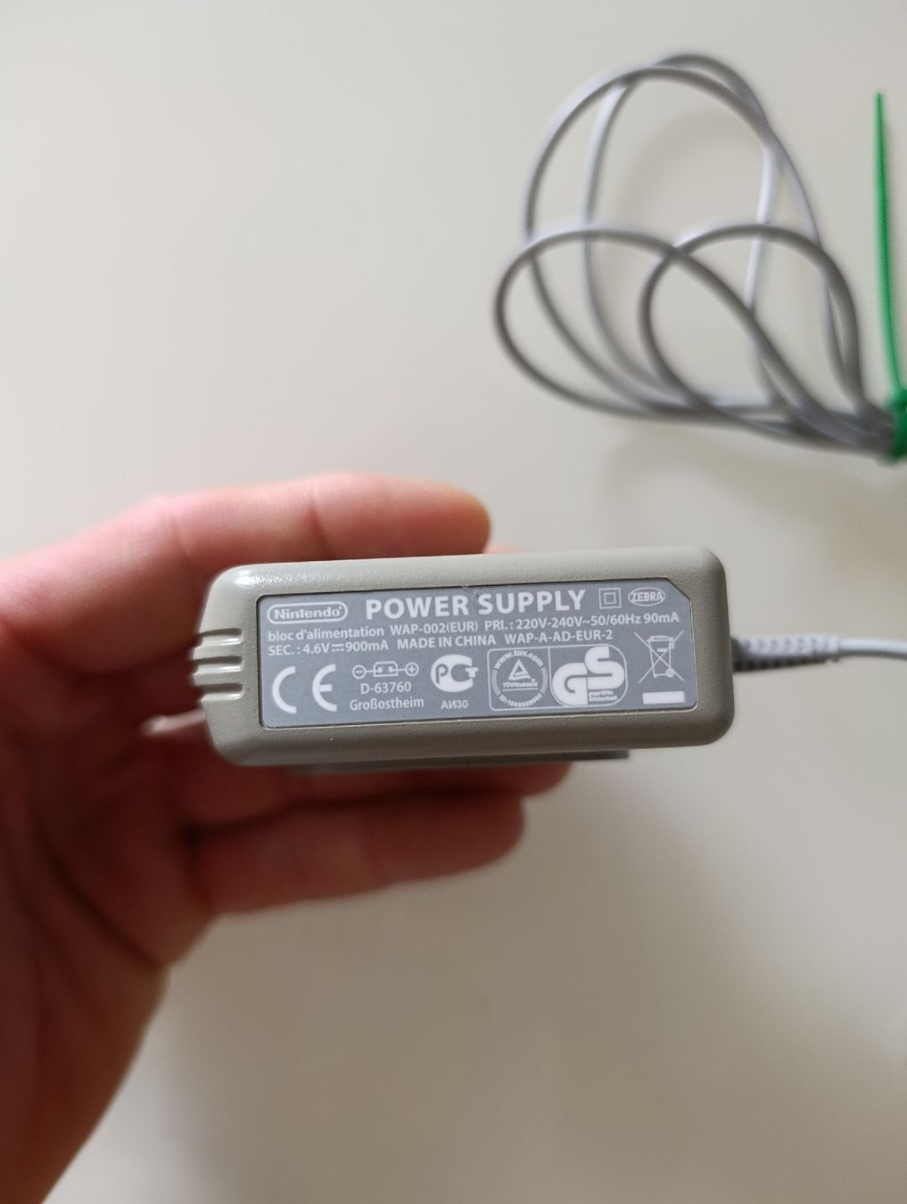 Nintendo Adapter & Kabel: Nintendo Netzteil DSi 3DS – Gebraucht aus Wil SG von Donaldus 1