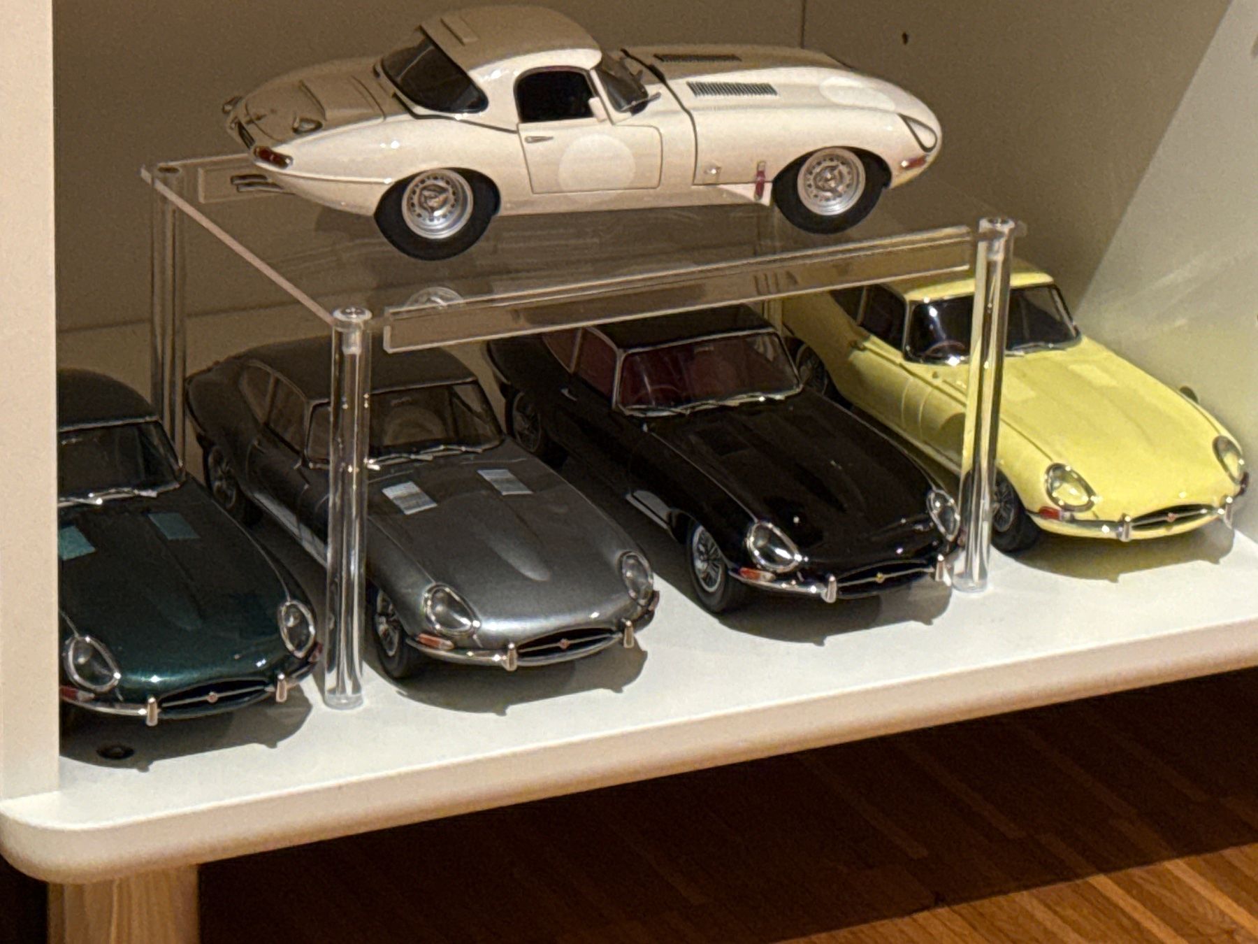 Kyosho Modellini d'auto: Jaguar E-Type Coupe 1:18 Kyosho – Nuovo (secondo la descrizione) da Basel venduto da GlaihuenigeCars2025 7