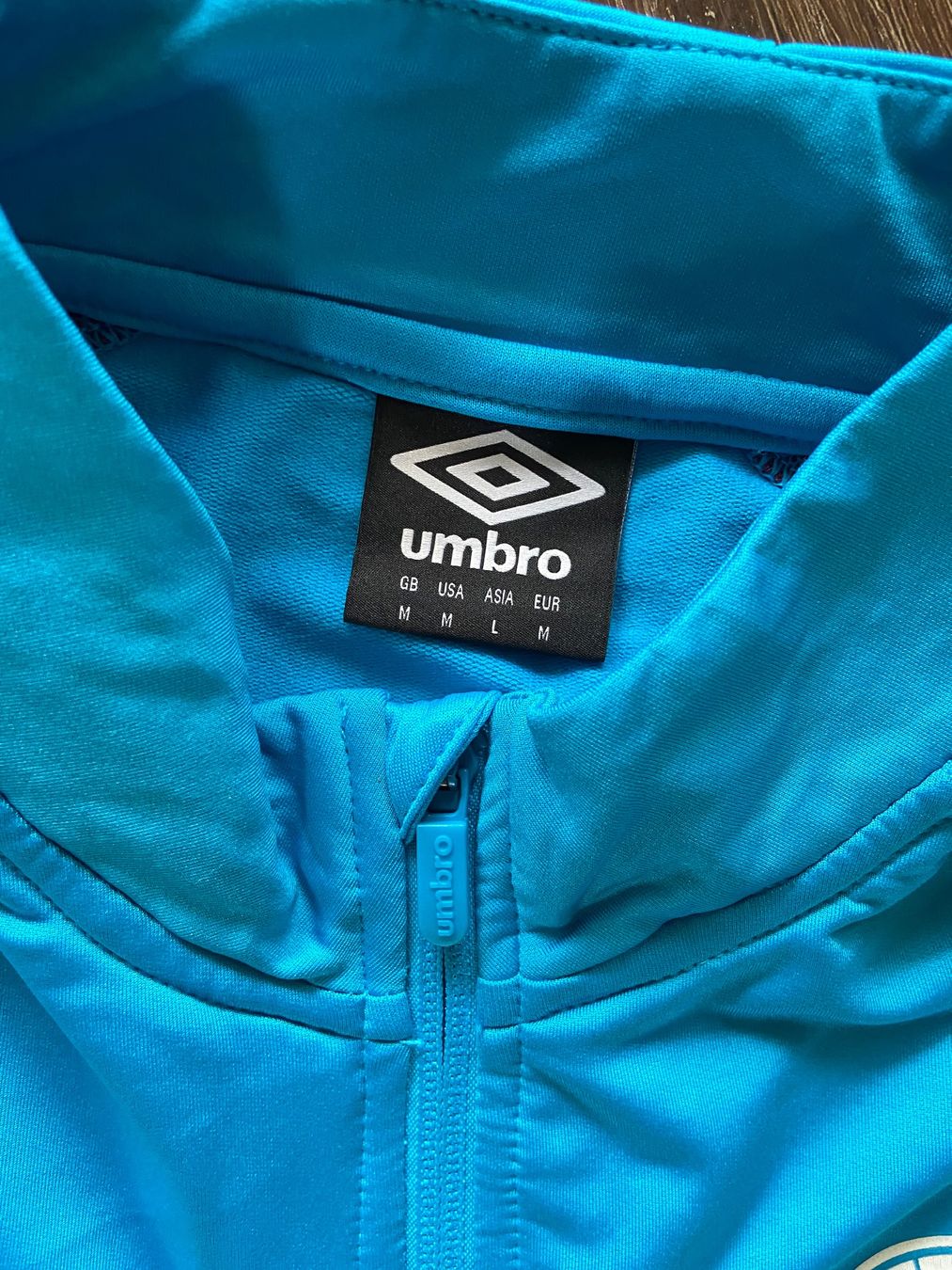 Umbro Leibchen & Hosen: Heart of Midlothian Trainingspullover Gr. M – Gebraucht aus Muttenz von bargain_hunter 2