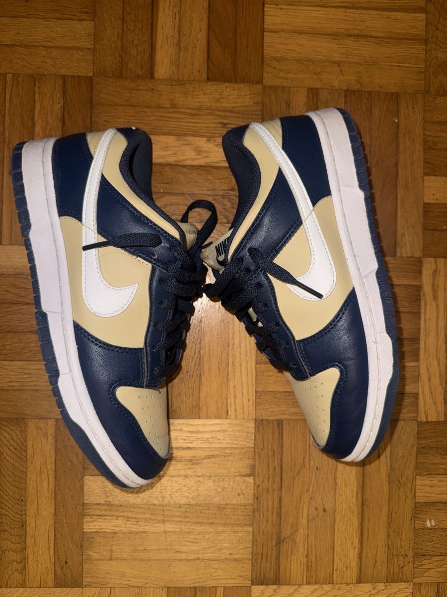 Nike Scarpe da uomo: Nike Dunk Low Next Nature Midnight Navy/Gold Sneakers – Nuovo (secondo la descrizione) da Thörigen venduto da anna.w9 1